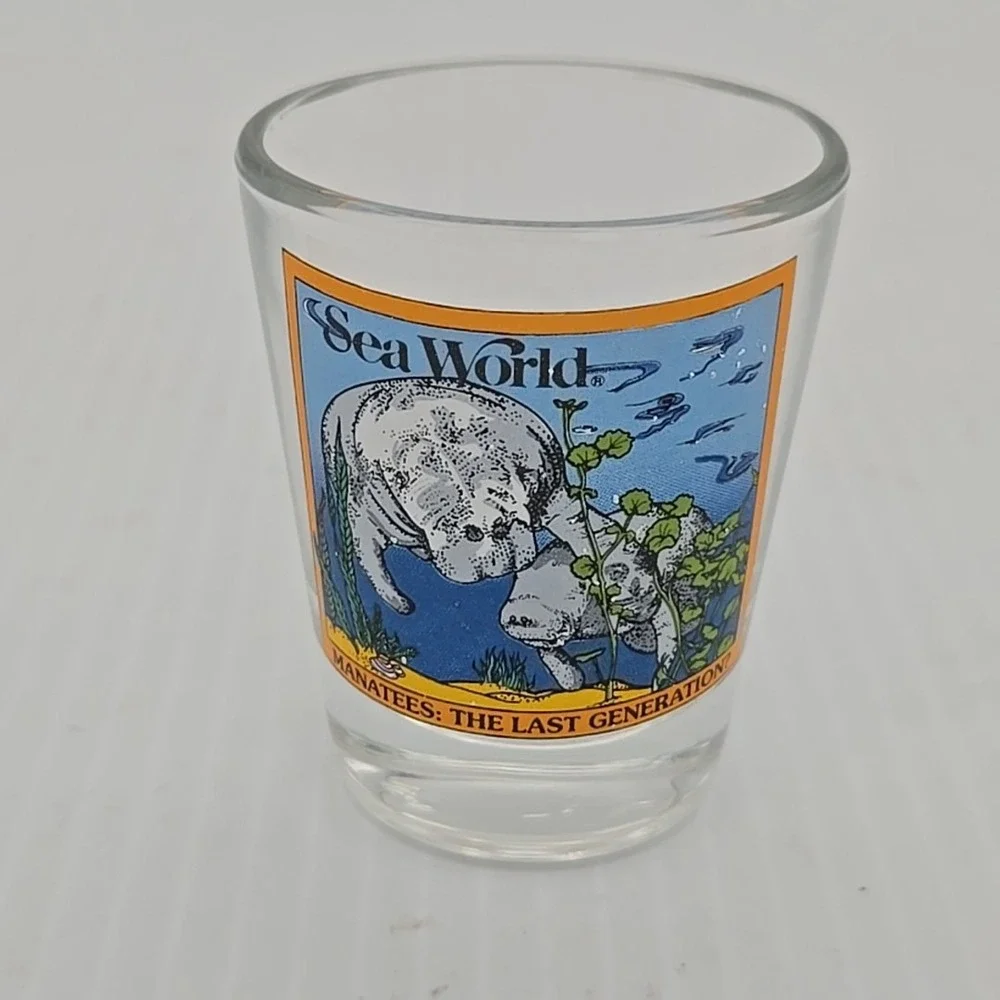 Sea World Manatees Shot Glass‎